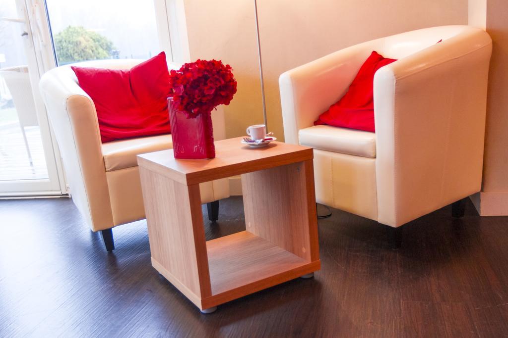 Best Western Bourgoin Jallieu Exterior foto